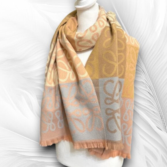 Soft Reversible Jacquard Shawl in Pastel Beige & Blush Elegant Lightweight Wrap - Picture 1 of 6